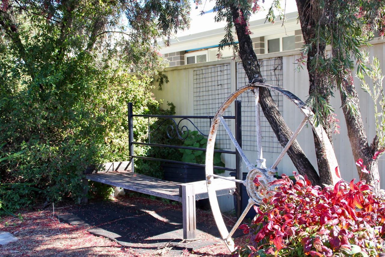טאמוורת' Town And Country Motor Inn מראה חיצוני תמונה